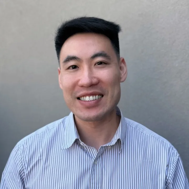 Portrait of Danny Liu, PsyD, licensed clinical psychologist and executive coach at Mind and Mechanism