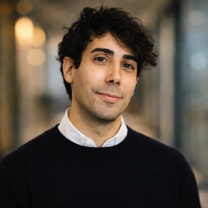Portrait of Sam Hirbod, executive coach and operator at Mind and Mechanism